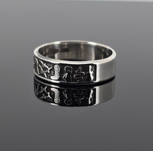 Load image into Gallery viewer, Iconic Albums Ring