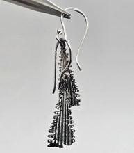 Load image into Gallery viewer, Cristmas tree Earrings