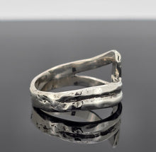 Load image into Gallery viewer, Angle Ring