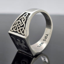 Load image into Gallery viewer, "P" Old English Alphabet