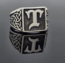 Load image into Gallery viewer, "T" Old English Alphabet