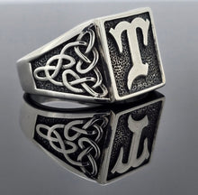 Load image into Gallery viewer, "T" Old English Alphabet