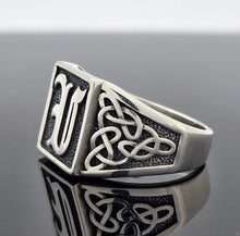 Load image into Gallery viewer, "U" Old English Alphabet