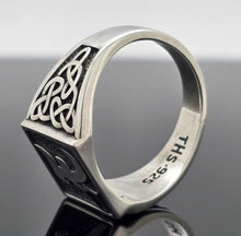 Load image into Gallery viewer, "Y" Old English Alphabet