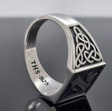 Load image into Gallery viewer, "Z" Old English Alphabet