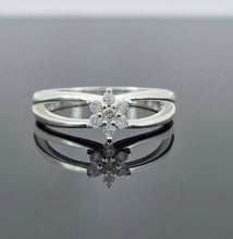 Load image into Gallery viewer, Flower Ring