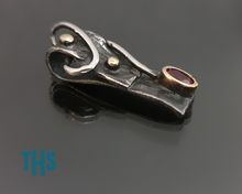 Load image into Gallery viewer, Barnu Pendant
