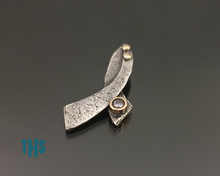 Load image into Gallery viewer, Samo Pendant