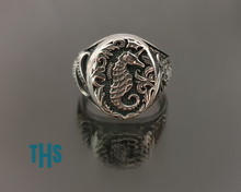 Load image into Gallery viewer, Seahorse Ring
