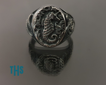 Load image into Gallery viewer, Seahorse Ring