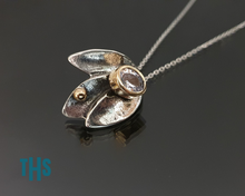 Load image into Gallery viewer, Lifo Pendant