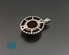 Load image into Gallery viewer, Doty Pendant