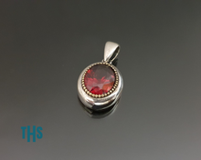 Load image into Gallery viewer, Ovy Pendant