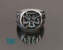 Load image into Gallery viewer, Cross Ring