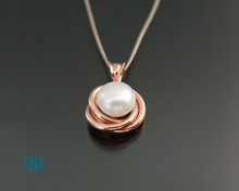 Load image into Gallery viewer, Perlo Pendant
