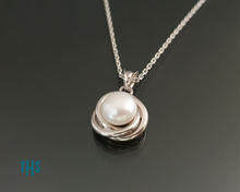 Load image into Gallery viewer, Perlo Pendant