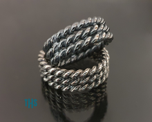 Load image into Gallery viewer, Triple Twisted Ring