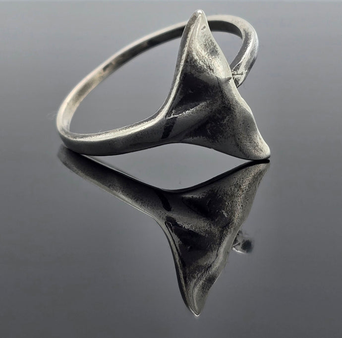 Whale Tail Ring