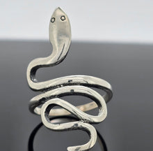 Load image into Gallery viewer, Plain Snake Ring
