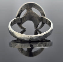 Load image into Gallery viewer, Horse shoe Ring
