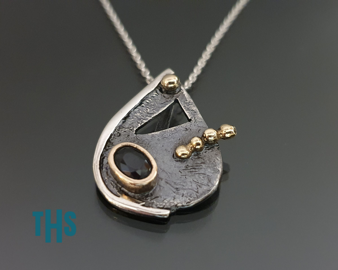 Zambo Pendent