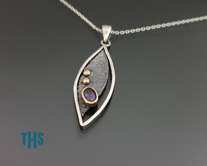 Papay Pendant