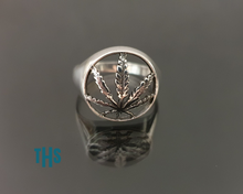 Load image into Gallery viewer, Wana Leaf Ring
