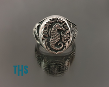 Load image into Gallery viewer, Seahorse Ring
